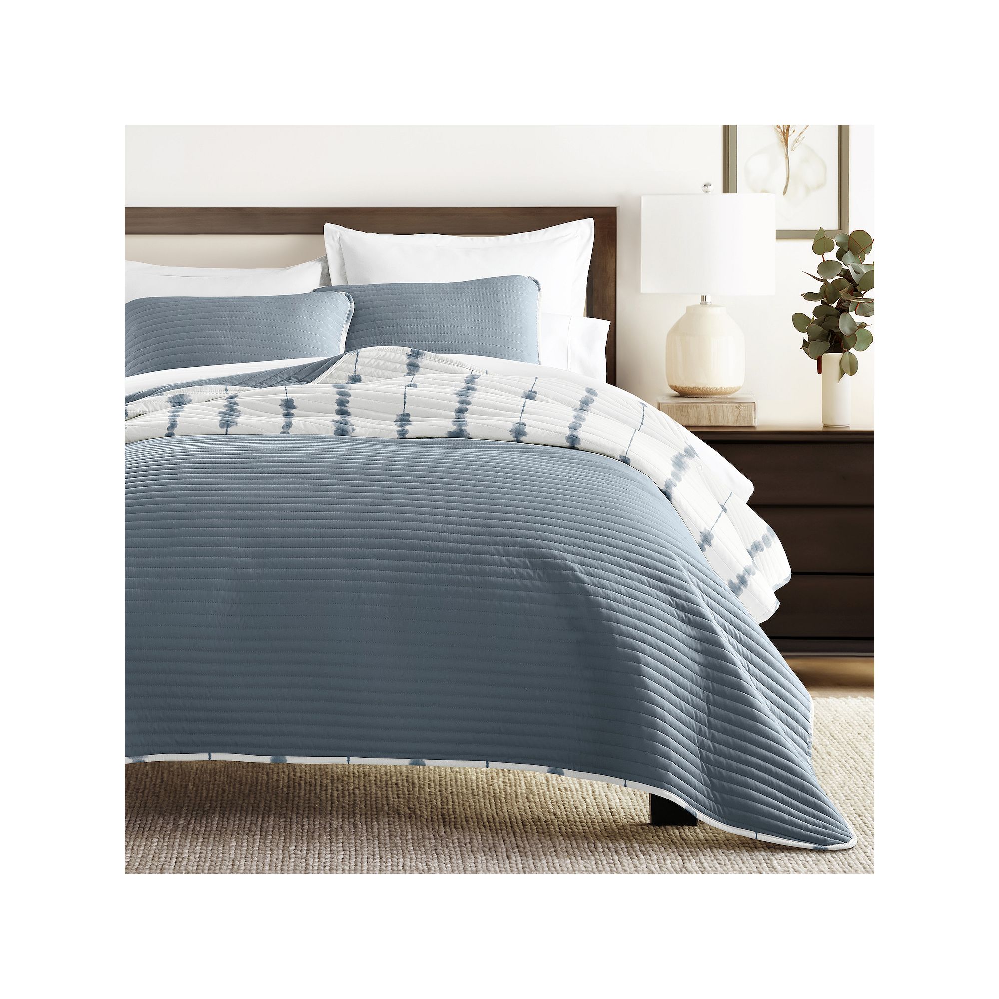 Home Collection All Season Shibori Reversible Quilt Set with Shams, Blue