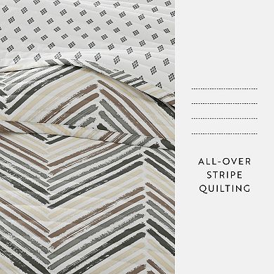 Home Collection All Season Diamond Chevron Reversible Quilt Set with Shams