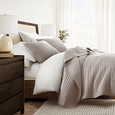 Home Collection All Season Stripe Quilt Set with Shams