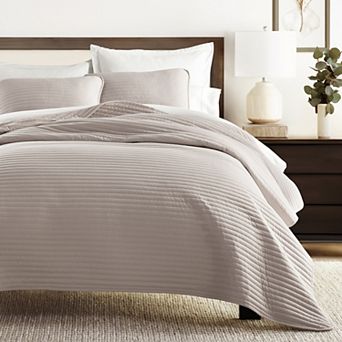 Home Collection All Season Stripe Quilt Set with Shams