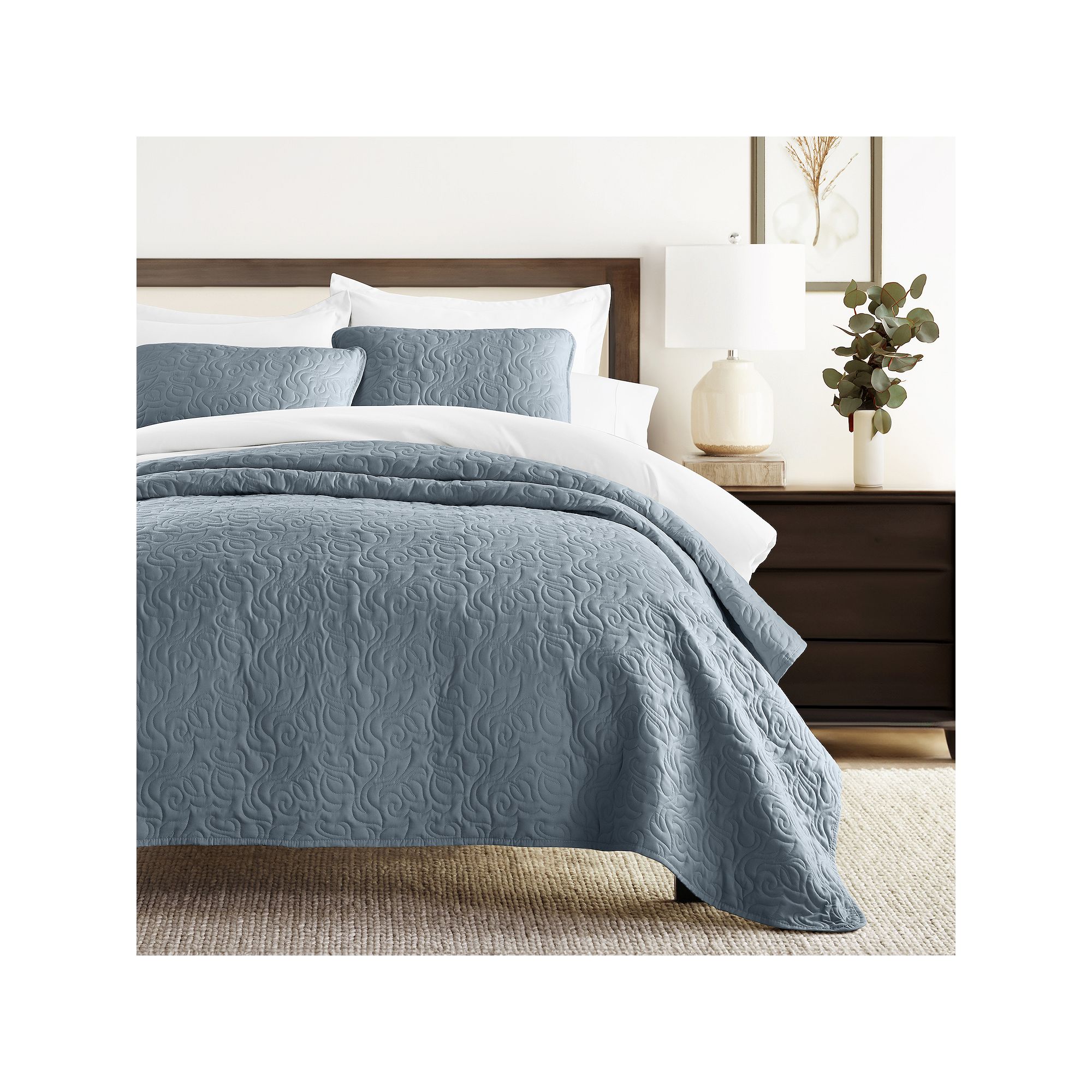 Home Collection All Season Floral Quilt Set with Shams, Blue