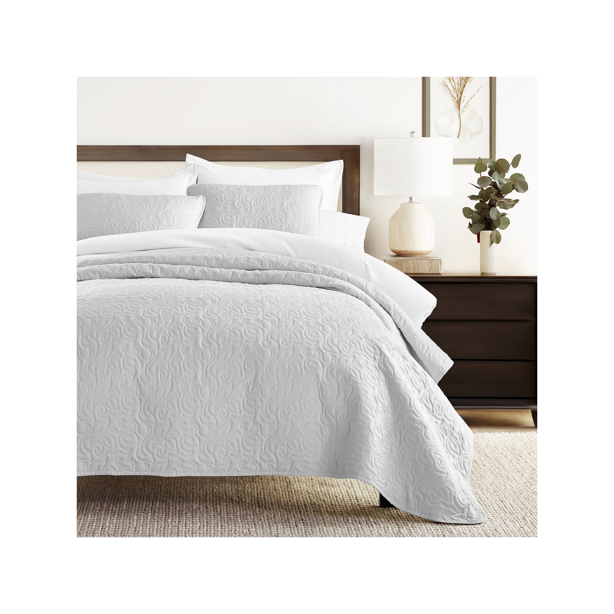 Home Collection All Season Floral Quilt Set with Shams, Gray