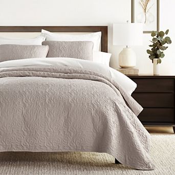 Home Collection All Season Floral Quilt Set with Shams