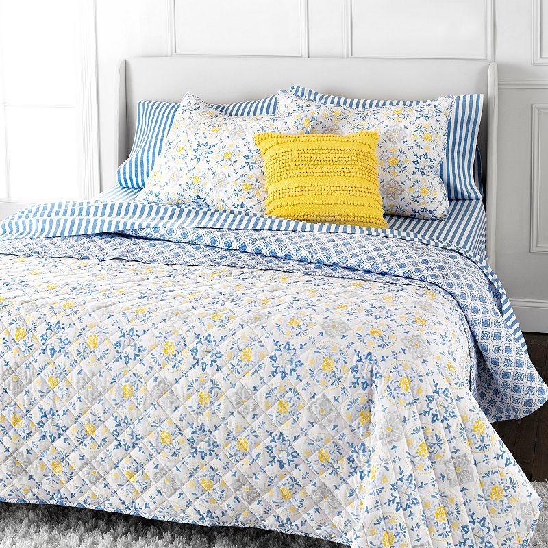 Martha Stewart Candace 3-Piece Quilt Set with Shams, Multicolor, Queen