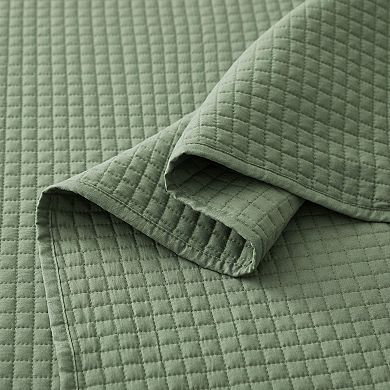 Unikome Ultra Soft Quilted Reversible Solid Quilt Set with Shams