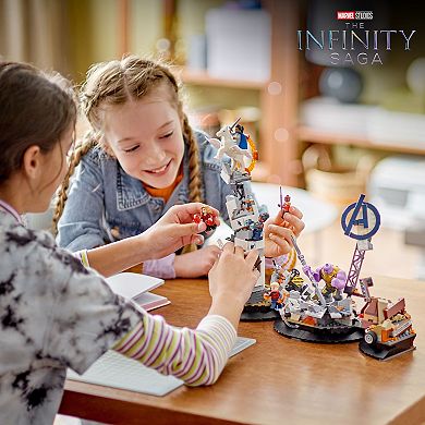 LEGO Marvel Endgame Final Battle Collectible Display Set 76266 (794 Pieces)