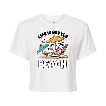 Juniors' Peanuts Snoopy At The Beach Cropped Graphic Tee