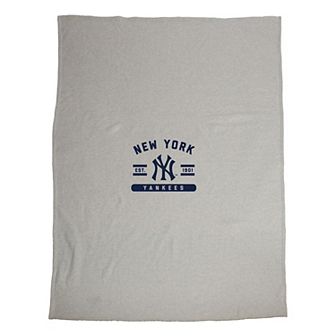 New York Yankees 54'' x 84'' Sweatshirt Blanket