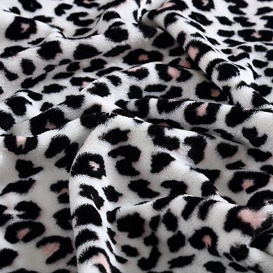 Betsey Johnson Leopard Pink Blanket