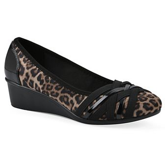 Women's Cliffs by White Mountain Bowie Women's Wedges