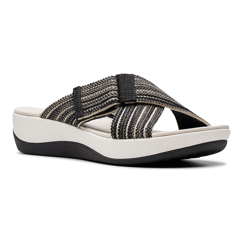 Clarks sandals store with arch support