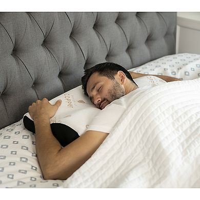 he unique shape supports your head, neck and spine