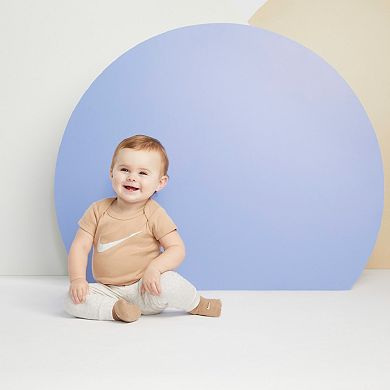 Nike Sleep & Play, Bodysuits, Pants, Booties & Accessories Set