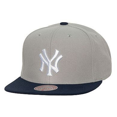 Men's Mitchell & Ness Gray New York Yankees Cooperstown Collection Away Snapback Hat