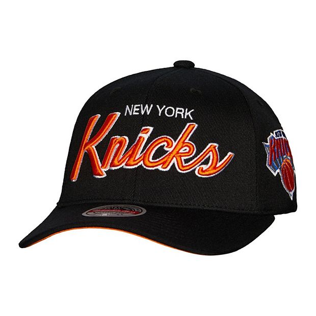 Men s Mitchell Ness Black New York Knicks MVP Team Script 2.0 Stretch Snapback Hat