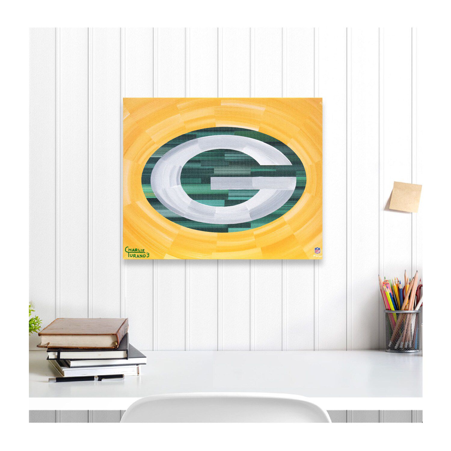 Green Bay Packers Distressed 24 x 24 Round Wall Art