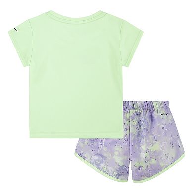 Toddler Girls Nike Dri-FIT Graphic Tee and Sprinter Shorts Set