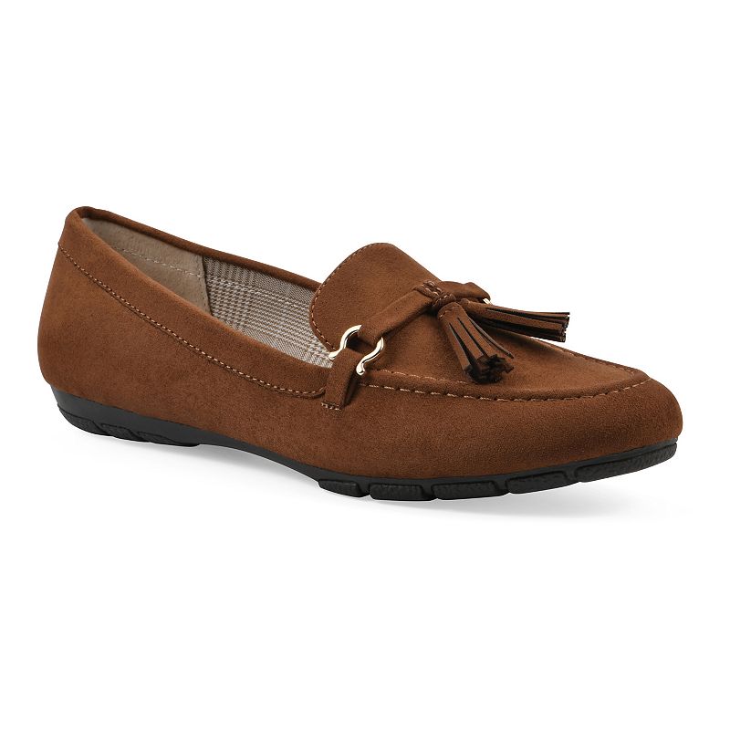 Cliffs By White Mountain Gush Women's Flats, Size: 7 Wide, Whiskey Suedette