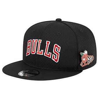 Men's New Era Black Chicago Bulls Post-Up Pin Mesh 9FIFTY Snapback Hat
