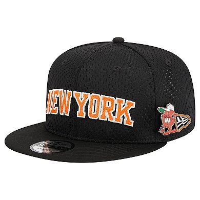 Men's New Era Black New York Knicks Post-Up Pin Mesh 9FIFTY Snapback Hat