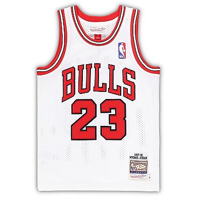 Preschool Mitchell & Ness Michael Jordan White Chicago Bulls 1997/98 Hardwood Classics Authentic Jersey