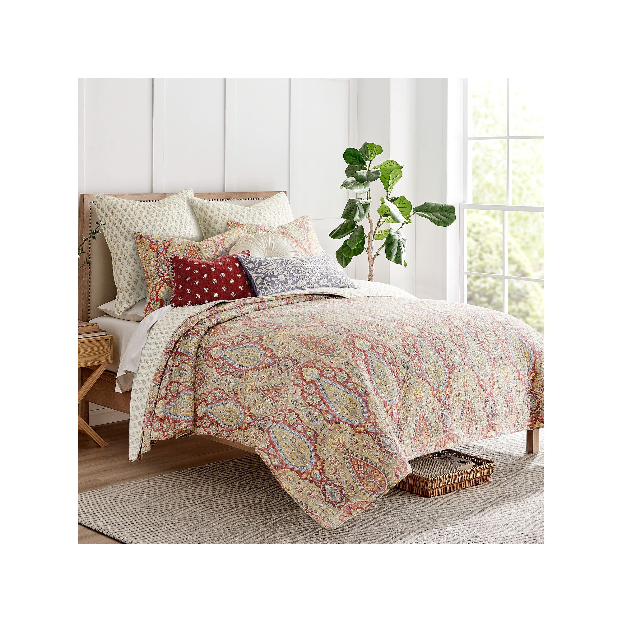 Levtex Home Emel Red Medallion Quilt Set with Shams