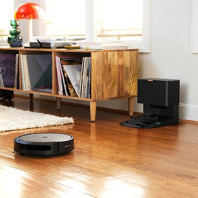 iRobot Roomba i1+ EVO WiFi Connected Self-Emptying Robot Vacuum (I165820)