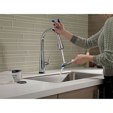 Delta Essa Single Handle Pull-Down Kitchen Faucet w/Touch2O Technology, Chrome