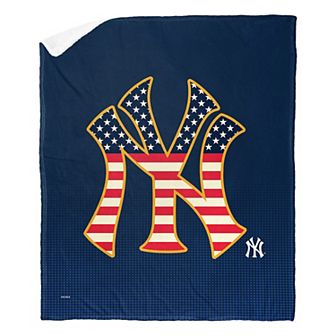 MLB Official New York Yankees "Celebrate Series" Silk Touch Sherpa Throw Blanket