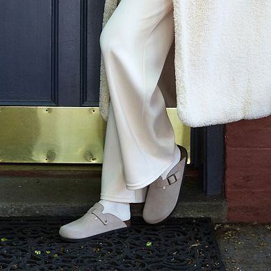 White Mountain Bari Women's Clogs