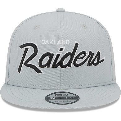 Men's New Era Silver Oakland Raiders Gridiron Classics Main Script 9FIFTY Snapback Hat
