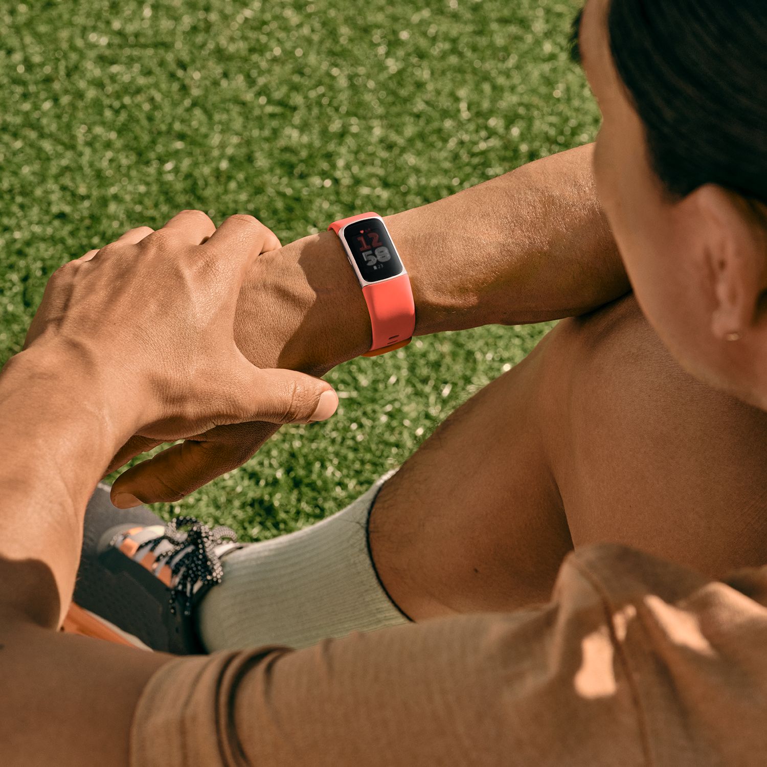Fitbit Charge 6 (modèle FB421BKBK) - Tracker Sportif Avancé, Occasion En Parfait état De Marche
