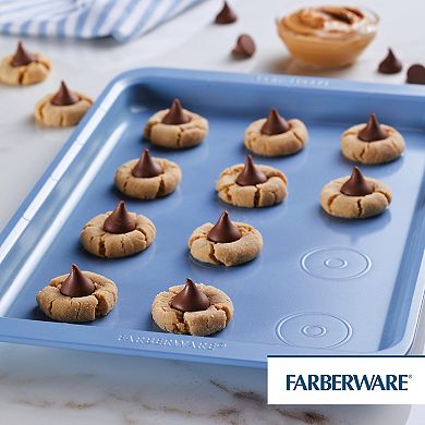 Farberware® Easy Solutions Nonstick Bakeware Cookie Pan 10-in. x 15-in. Baking Sheet