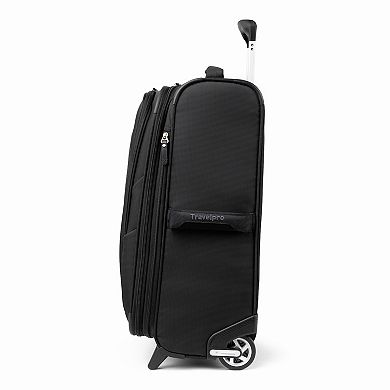 Travelpro Maxlite 5 22" Carry-On Rollaboard