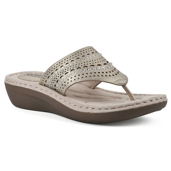 Cliffs by White Mountain Comate Women's Thong Sandals - Gold Metallic (9.5)