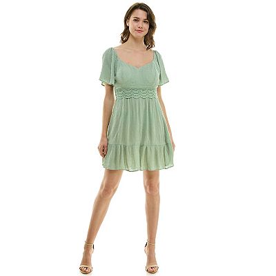 Juniors' Lily Rose Short Sleeve Crochet Trim Molded Cup