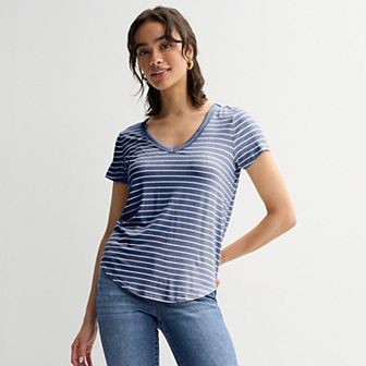 Juniors' SO® Short Sleeve V-Neck Tee