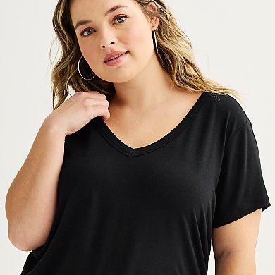 Juniors' Plus SO® Short Sleeve V-Neck Tee
