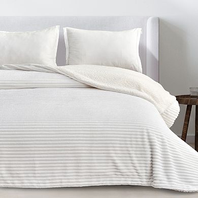 Ribbed Plush-to-Sherpa Reversible Throw Blanket