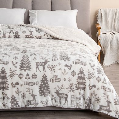 Holiday Printed Plush-to-Sherpa Throw Blanket