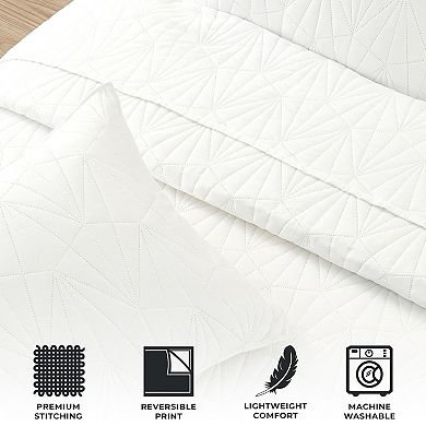 Madelinen® Oversized Pinsonic Solid Quilt Set with Shams