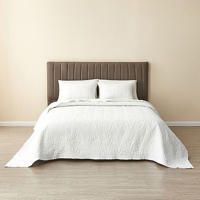 Madelinen® Oversized Pinsonic Solid Quilt Set with Shams
