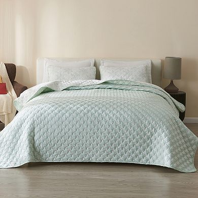 Madelinen® Winter Large Snowflake Reversible Quilt Set with Shams