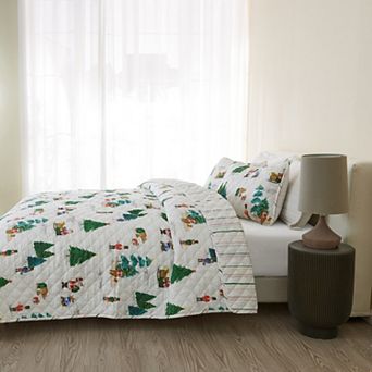 Madelinen® Winter Holiday Santa Claus Quilt Set with Shams