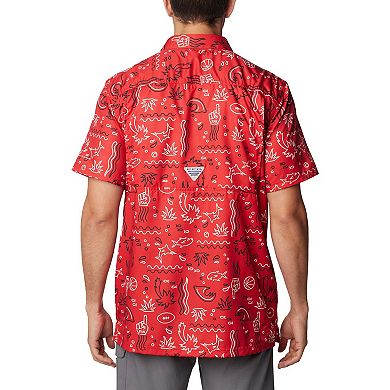 Men's Columbia Red Georgia Bulldogs Super Slack Tide Omni-Wick Button-Up Shirt