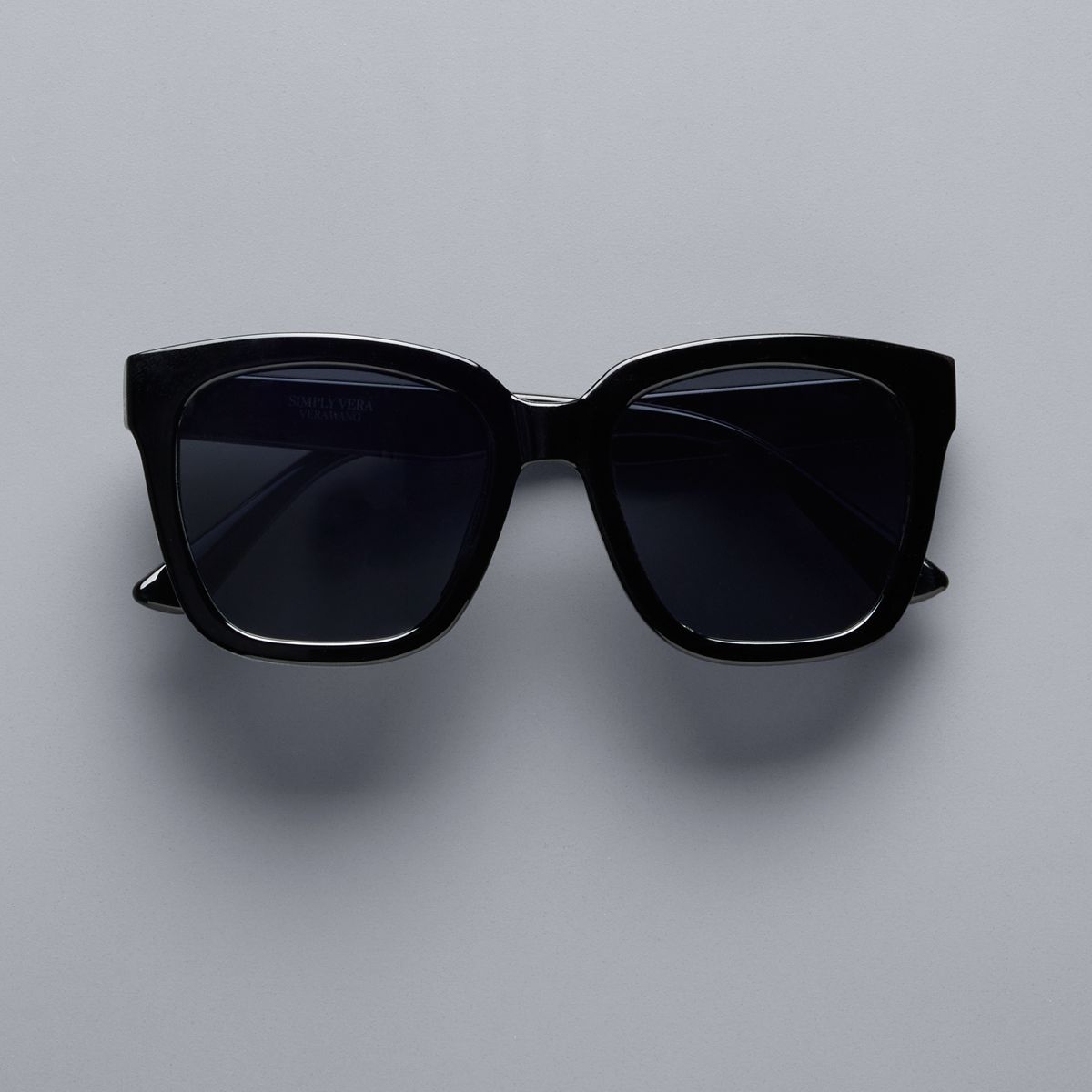 Vera Wang V621 Sunglasses in Black KenmarkEyewear.com/US main image 2