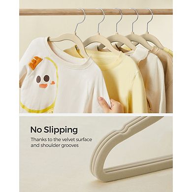 Velvet Children's Clothes Hangers - Secure Grip, Ideal for Ages 0-6 Years
