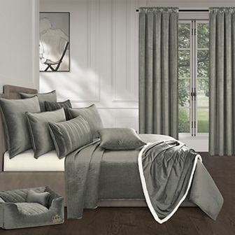 Five Queens Court Toulhouse 3 pc Quilt Set with Shams