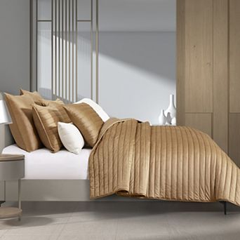 Five Queens Court Valletta Quilt Set