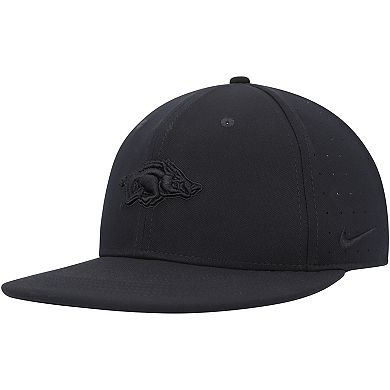 Men's Nike Black Arkansas Razorbacks Triple Black Performance Fitted Hat